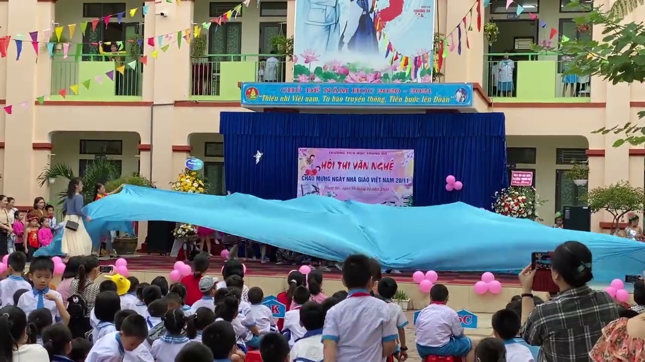 Xuka biểu diễn văn nghệ Lớp 1C