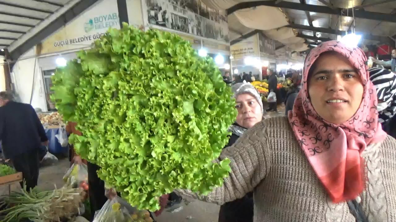BOYABAT HALK PAZARINDA KÖY ÜRÜNLERİ TERCİH EDİLİYOR