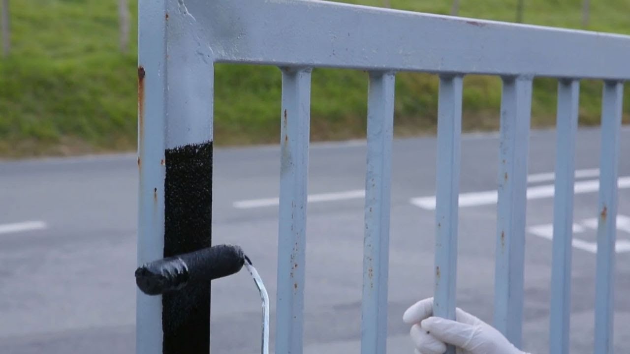Cómo pintar una verja oxidada - Bricomanía
