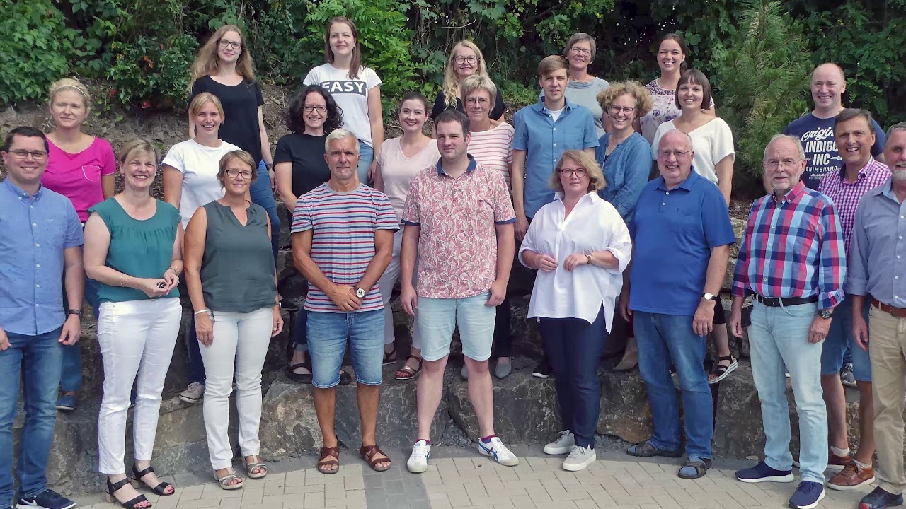 Willkommen: Schulhof & Gebäude | Offene Tür 2021 – Virtueller Rundgang d. d. St. Walburga-Realschule