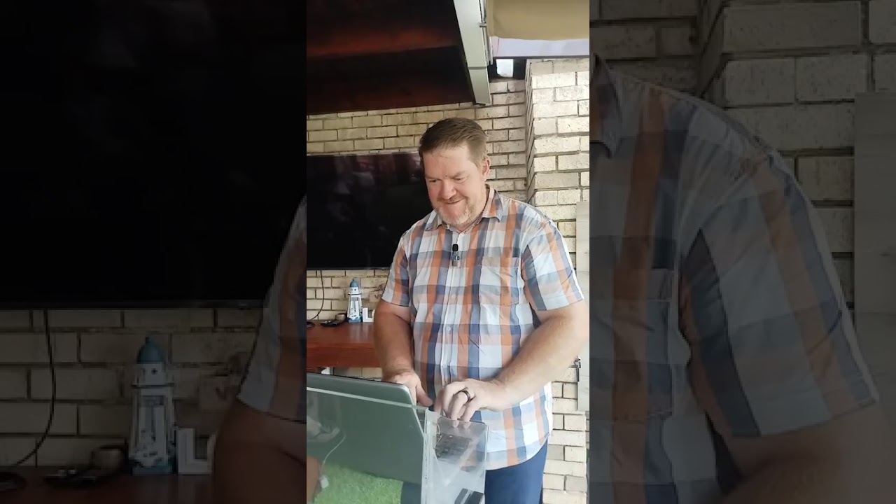 Die lewe is soos twee gebreekte voete