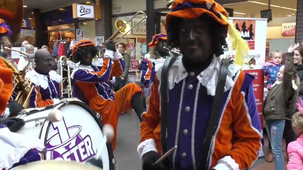 2017 pietenband TNM1 in Winkelcentrum Drielanden Harderwijk