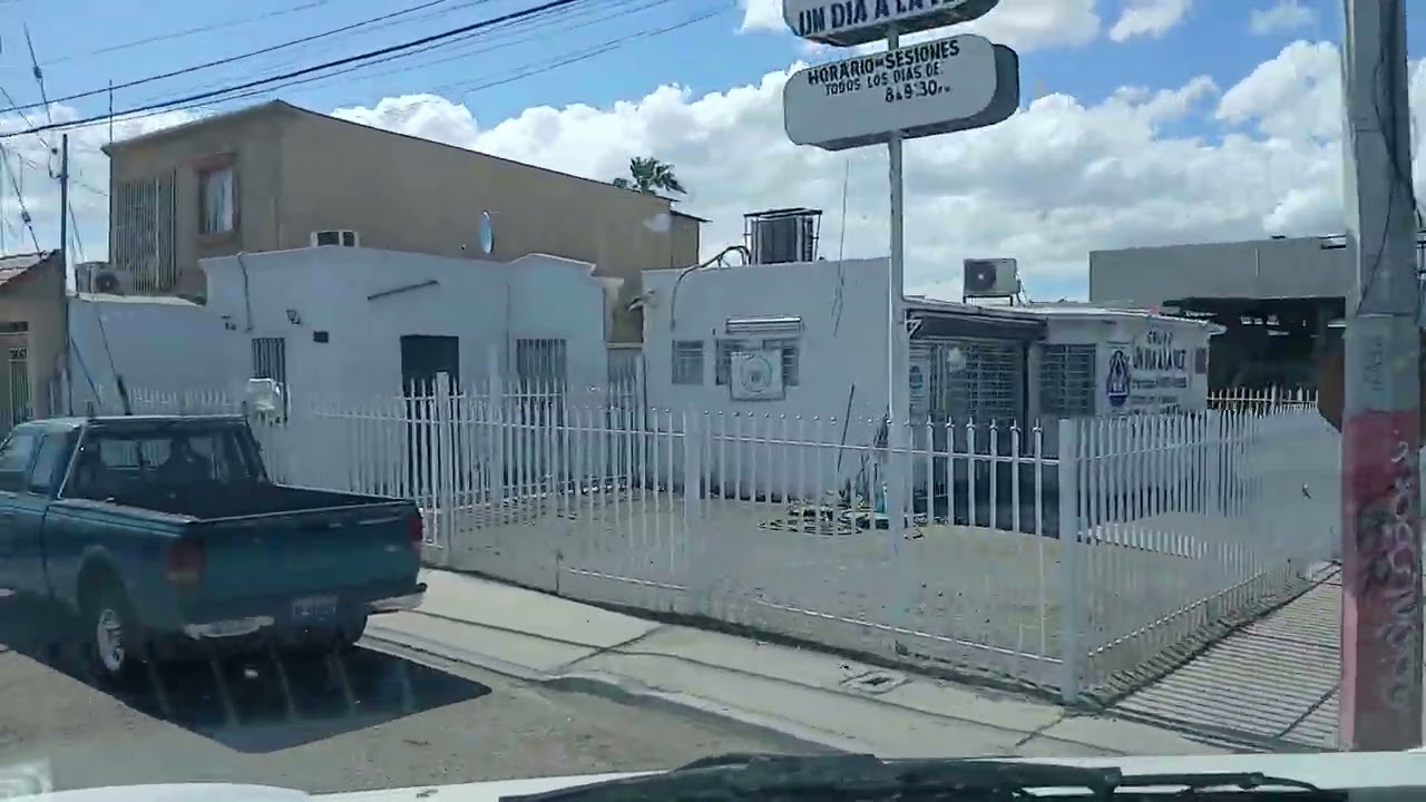 Saludos para el mumacho de la moto que vende agua de sabor  chauuu!!!.