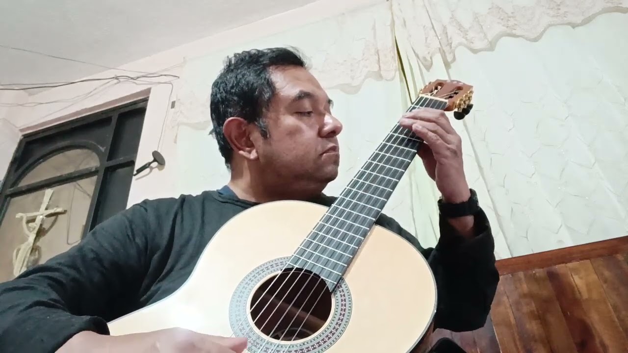 IV. La Romántica (Mazurka). De las Seis piezas fáciles de Adela del Valle. Sergio Gasca, guitarra. 
