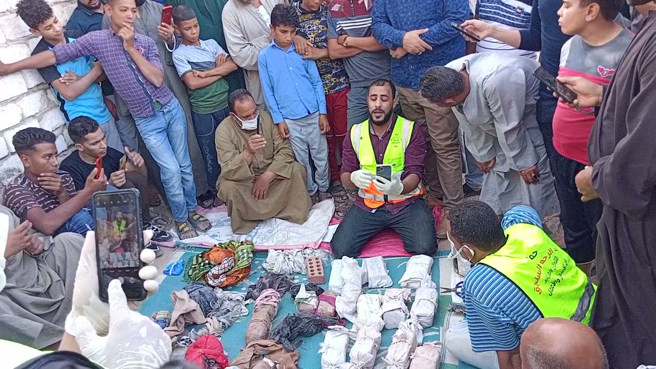 شئ مفجع للقلب شاهد 😱 ظهور شئ لهم في المقابر مع الشيخ عبد الرحمن السنجق😱😱