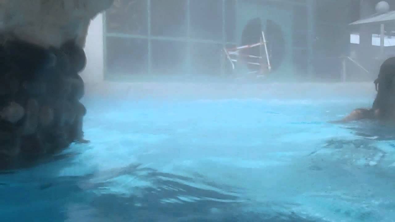 Swimming at the Weiden Thermanwelt in Germany - 21 January 2012