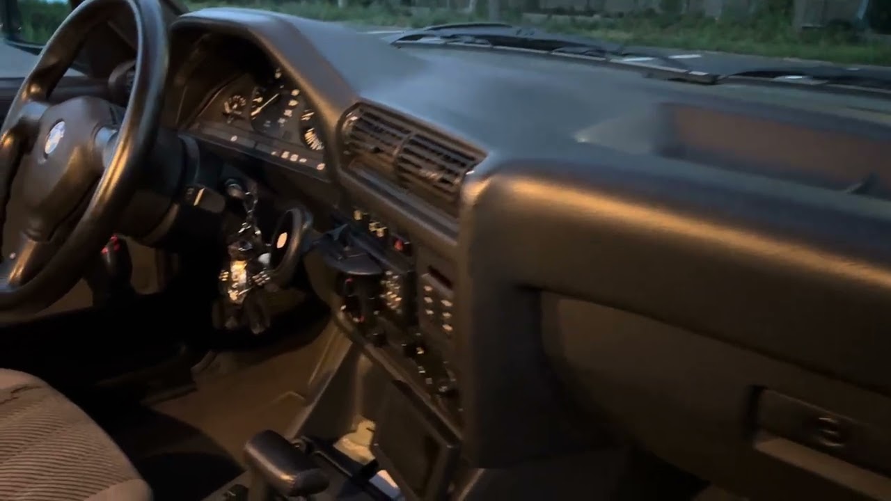 BMW E30 325i Touring 1991 （Final model）