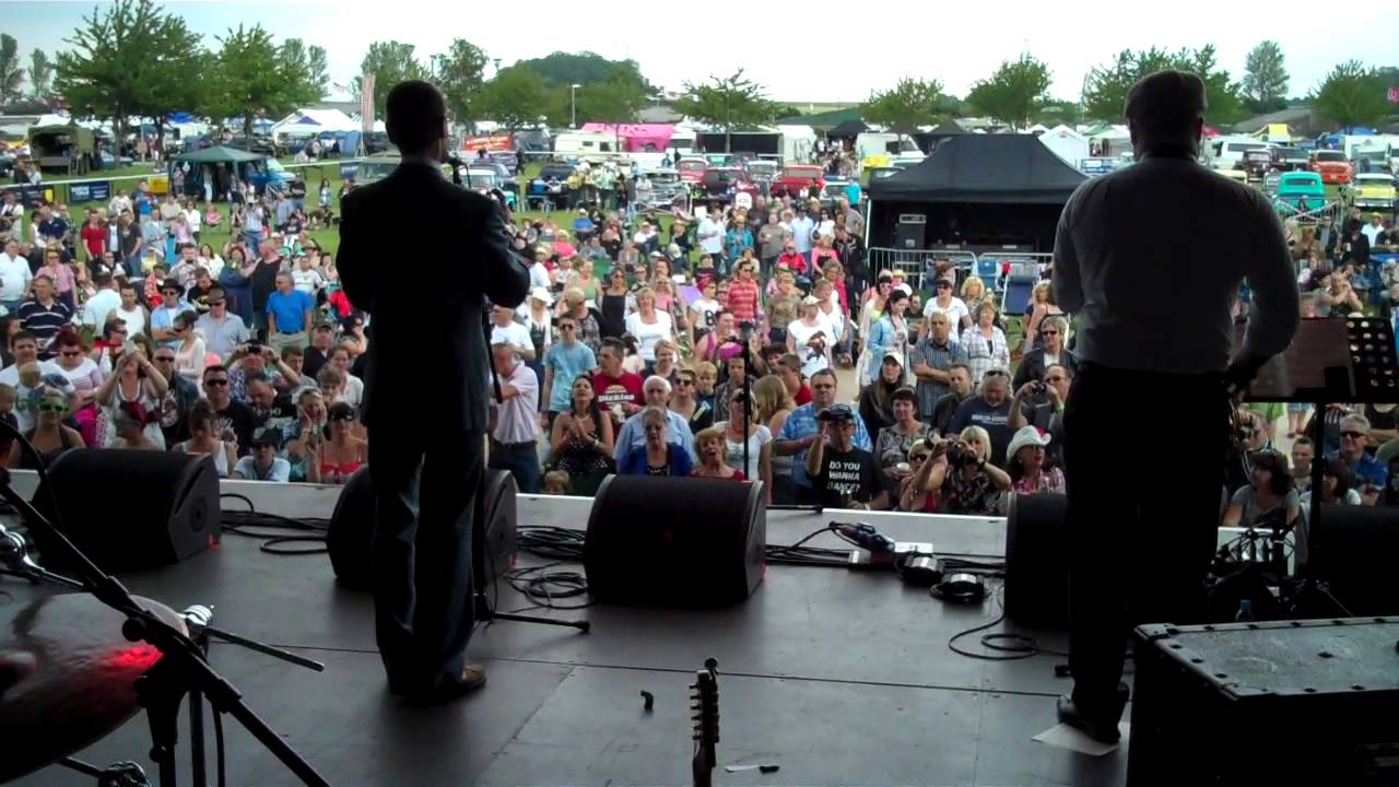 Si Cranstoun (Live) - 'The Throwback' at Americana 9 July 2011