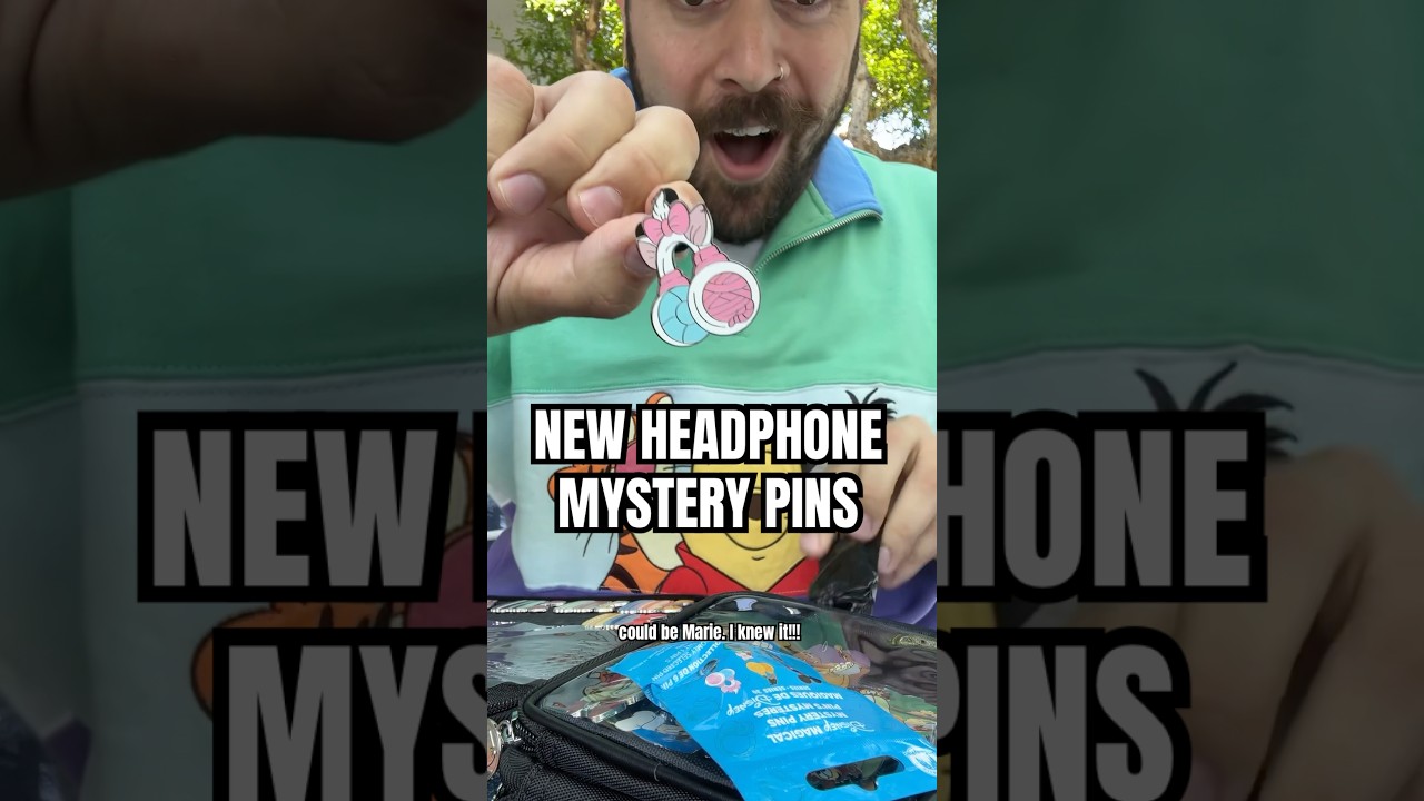 looking for new mystery pins at disneyland! 👀 #disneyland #mysterypins #pincollector
