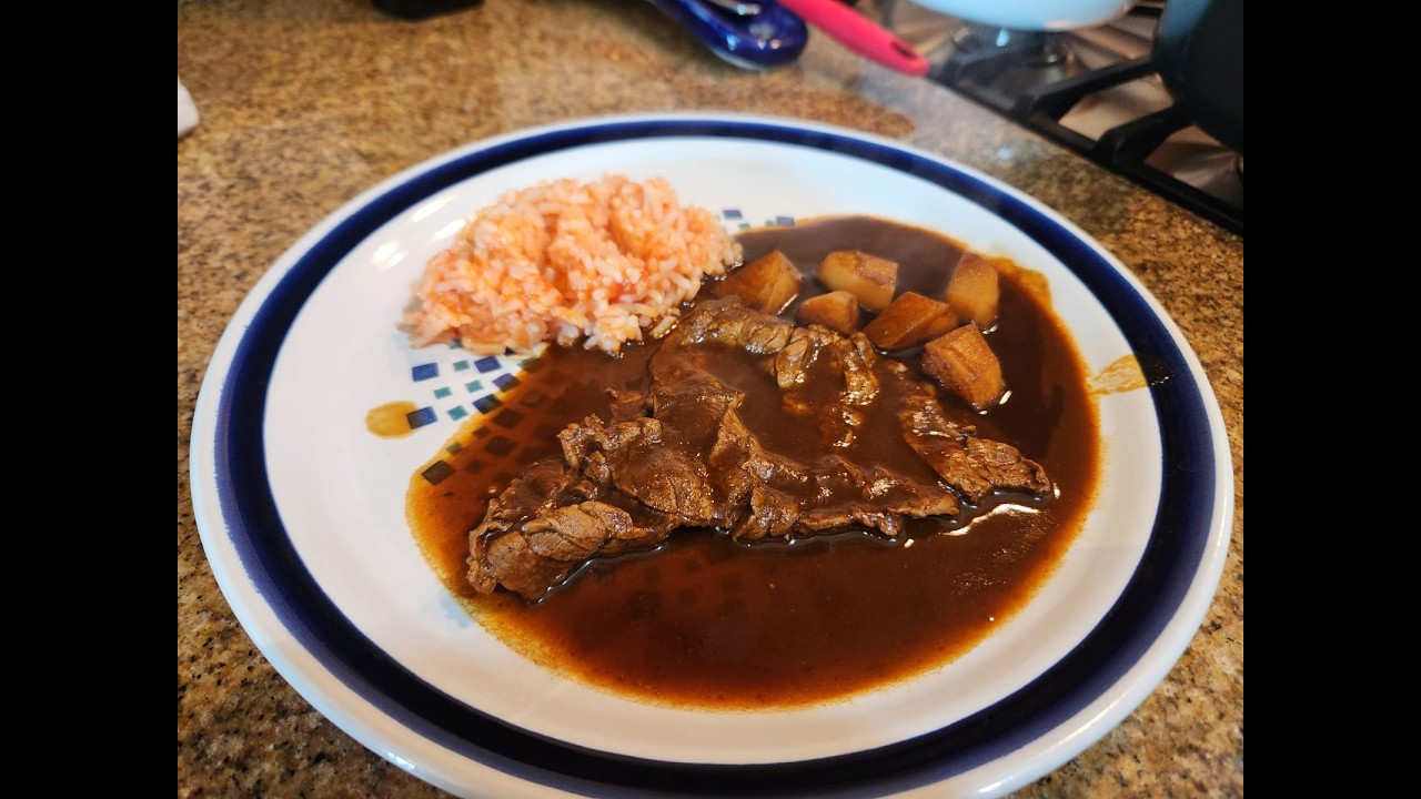 Bistec en chile pasilla. Cocinando con mi mami.
