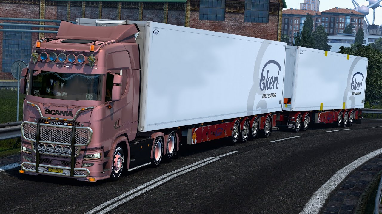 Double trailer in reverse. HCT