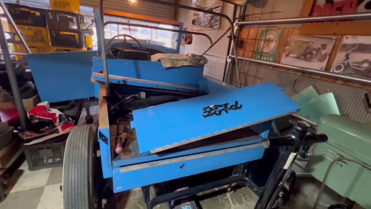 1931FORD MODEL A 荷台取り外して作業進めます