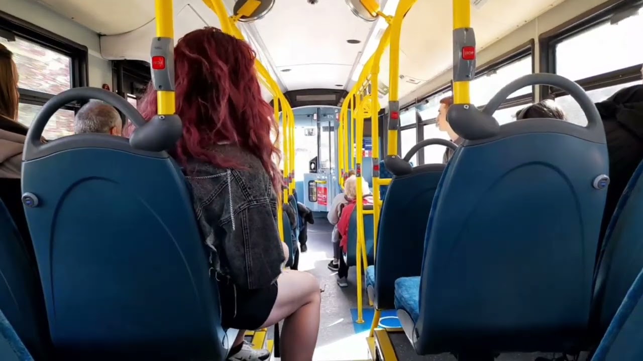 *Downshifts* Arriva London South | Route SL5 | Alexander Dennis Enviro 200 | LJ12BXZ (ENX14)
