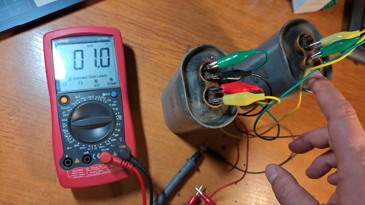 Energia libera produsa de condensatorul fix