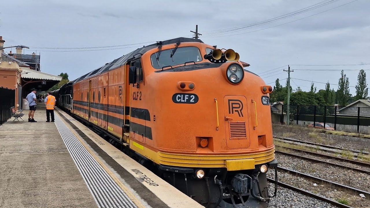 17/03/26 SSR Limestone Train 2272 passing Moss Vale 