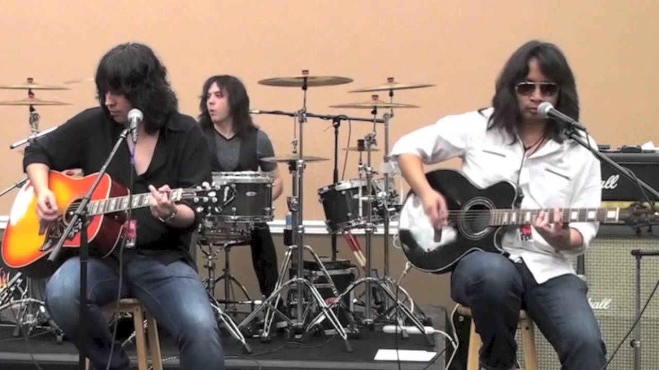 KISSNATION performs 