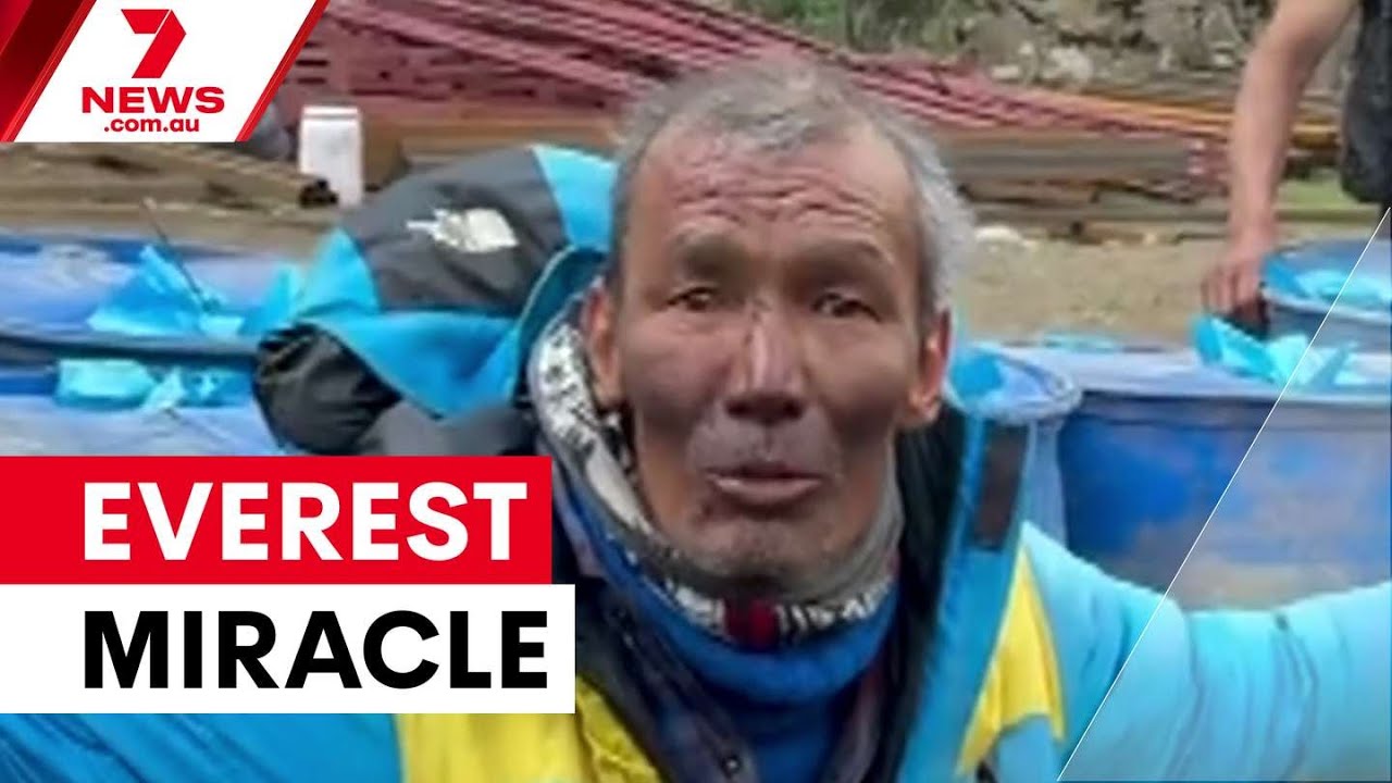 Cud na Mount Everest: Szerpa przeżył tydzień w strefie śmierci | 7NEWS