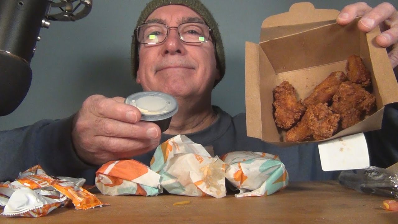 ASMR: поедание крылышек Taco Bell с соусом Chipotle Cheddar Chalupa
