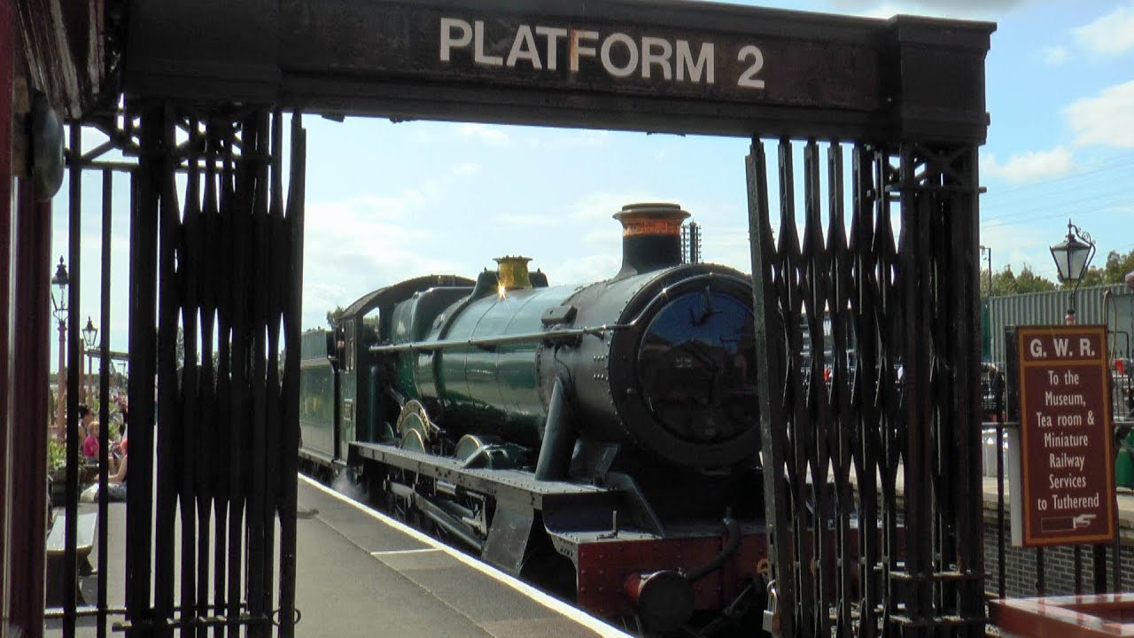 6960 RAVENINGHAM HALL'S SUMMER ON THE SEVERN VALLEY 2019