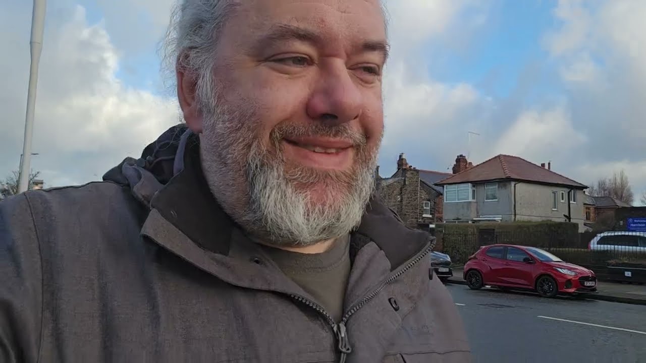 Exploring Liverpool on a Weekday - Occasional Vlog