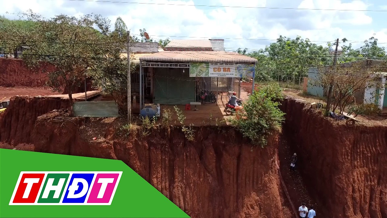 Tạm dừng thi công đoạn đường khiến nhà dân 