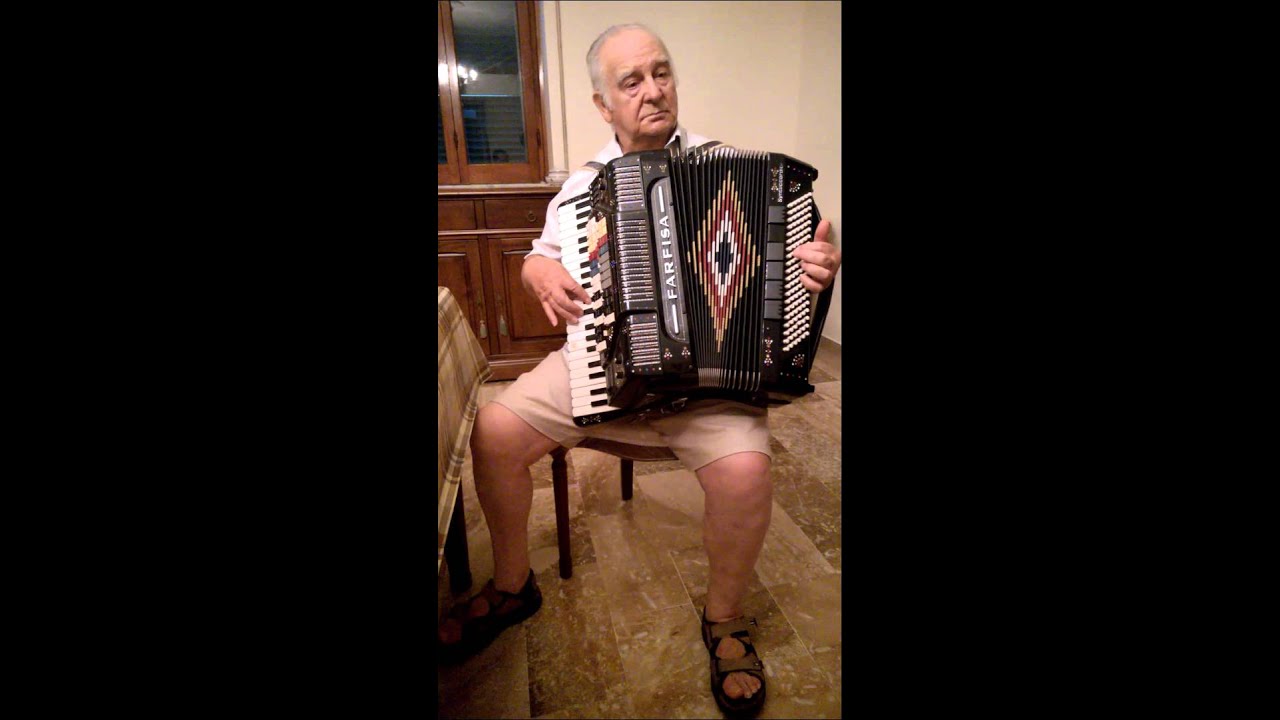 Pasquella manganella plays