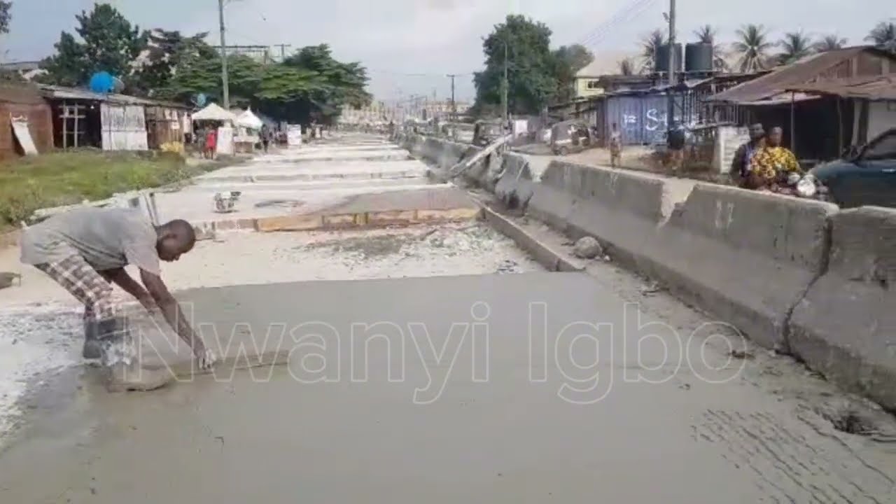 OSISIOMA EKEAKPARA ROAD: Frustrated RESIDENTS HAS THIS TO SAY TO CONTRACTORS AND GOV.OTTI
