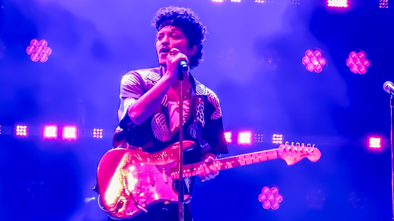 Bruno Mars - 