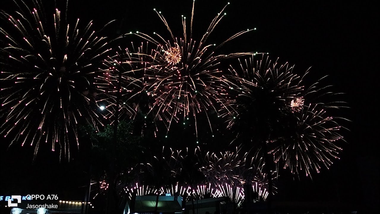 SM MOA 13th PIPC LUX Factory Fireworks Display France🇫🇷