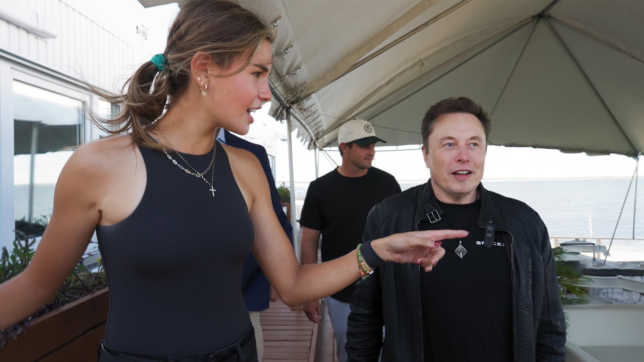 Наблюдаем за запуском ракеты SpaceX вместе с Илоном Маском!