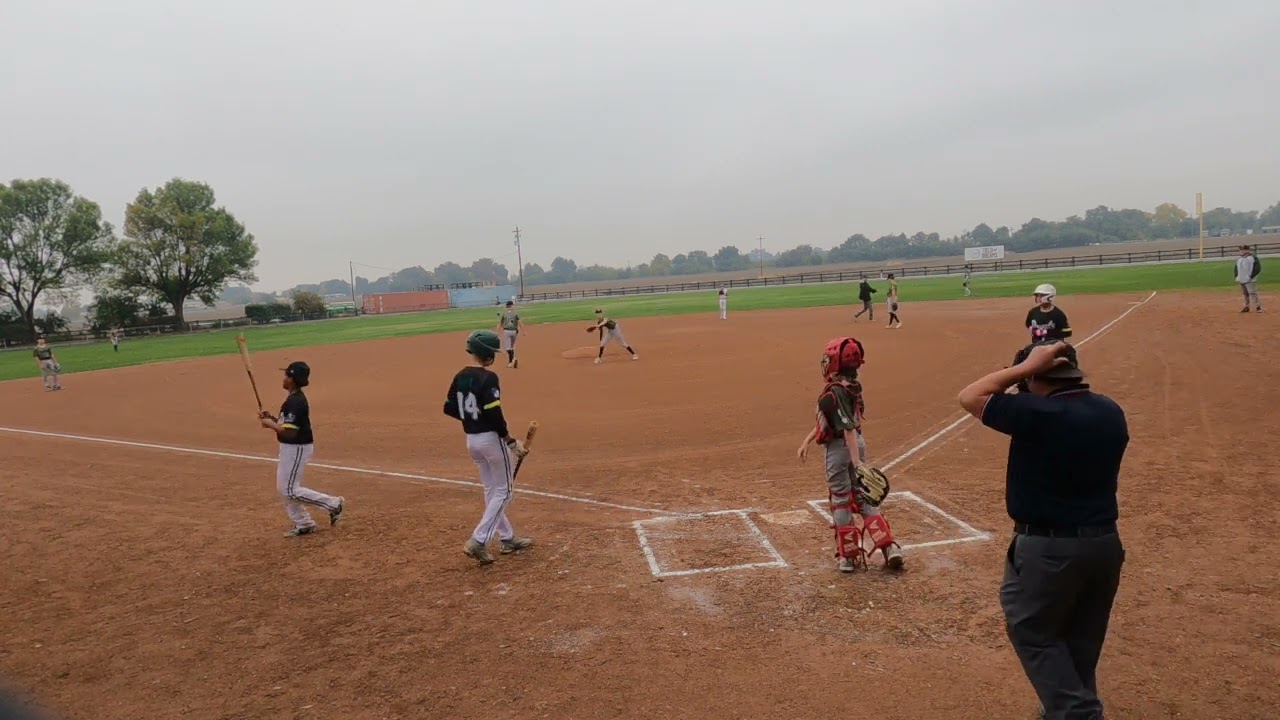 11.23 GM 3 Royals 14U vs American Outlaws 14U (L5-1)