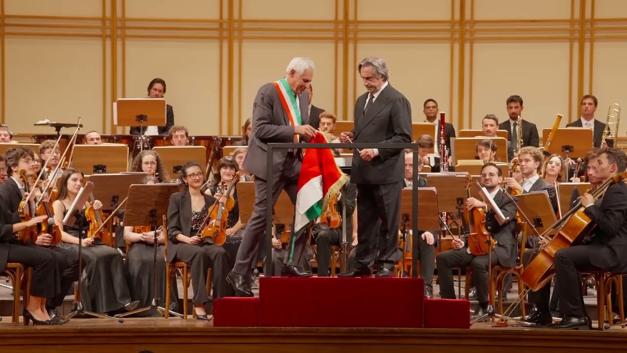 Consegna del Primo Tricolore al maestro Riccardo Muti | Teatro Valli di Reggio Emilia 7 ottobre 2025