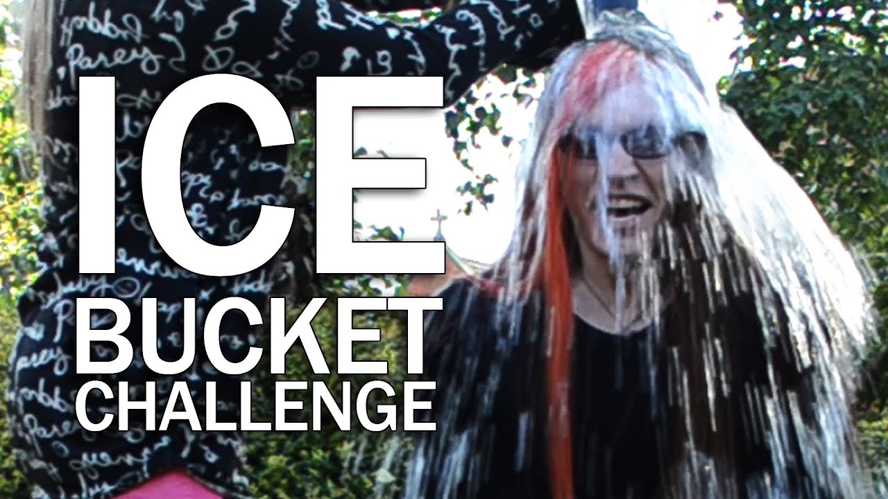 Explaining ALS whilst doing the Ice Bucket Challenge