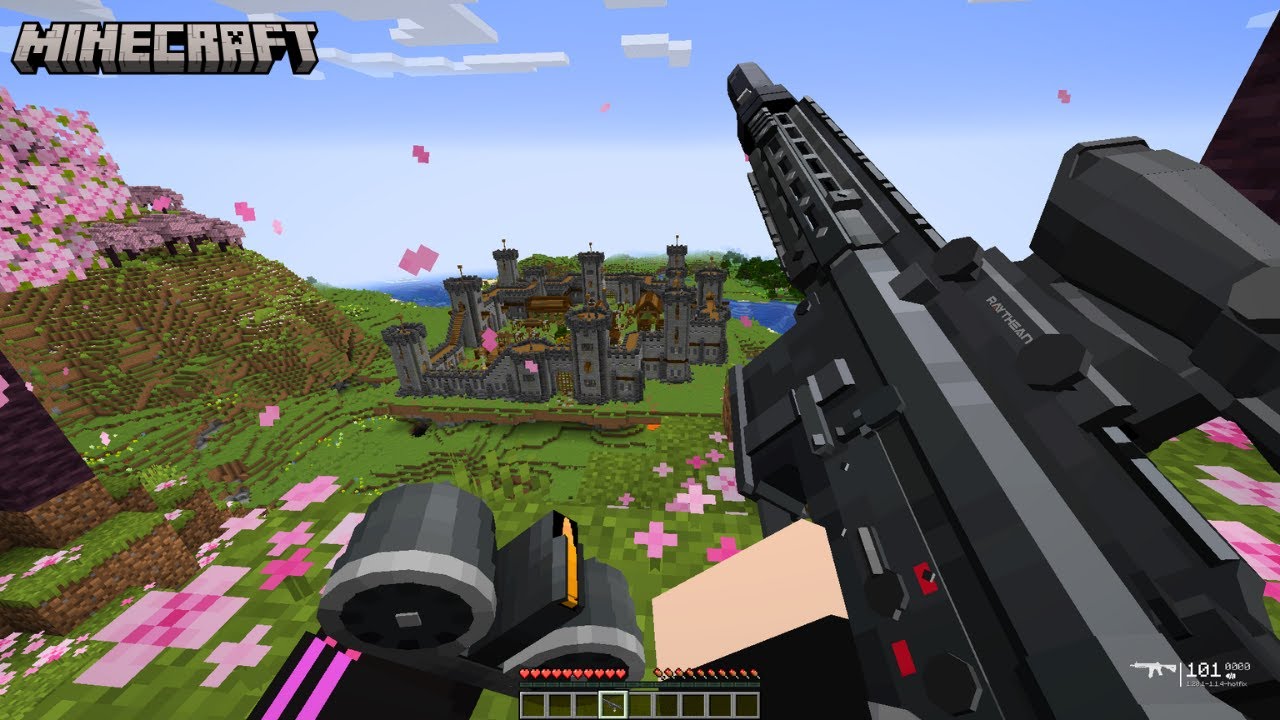 I DESTROYED a Pillager Bastile with MODERN WEAPONS in Minecraft! 💥