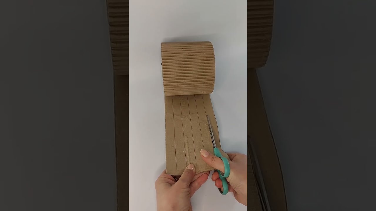 Manualidad con Cart&oacute;n corrugado Reutilizado
