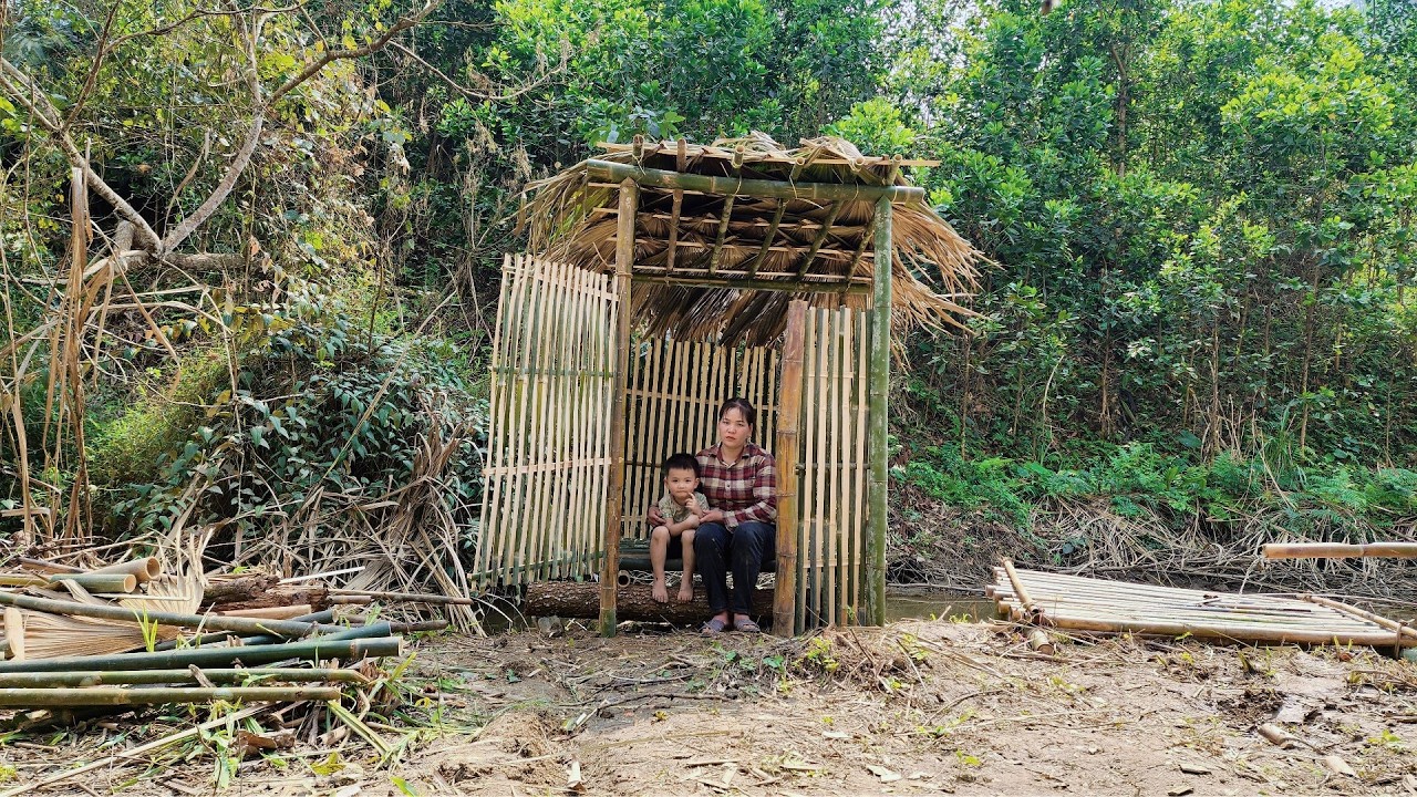 Hardworking Single Mother Builds a New Life - Simple DIY Bamboo Bathroom with Her Son