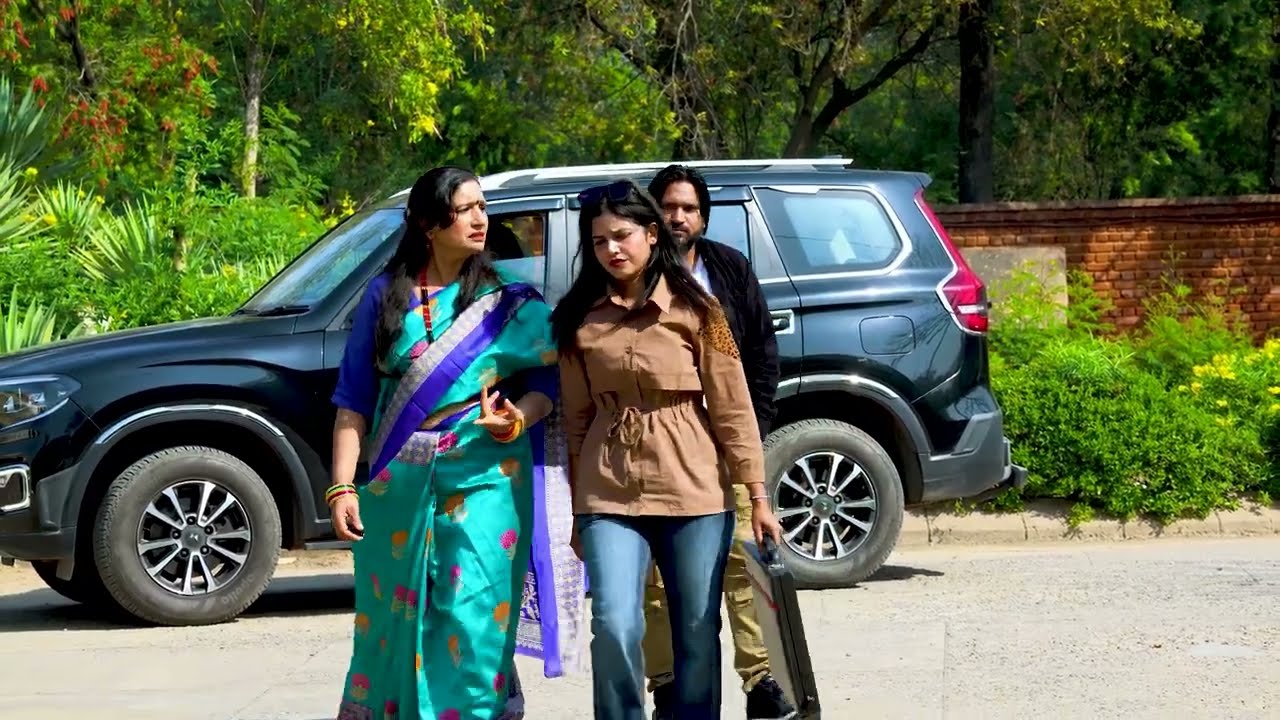 बॉयफ्रेंड के लिये 20 लाख रुपये लेकर आई