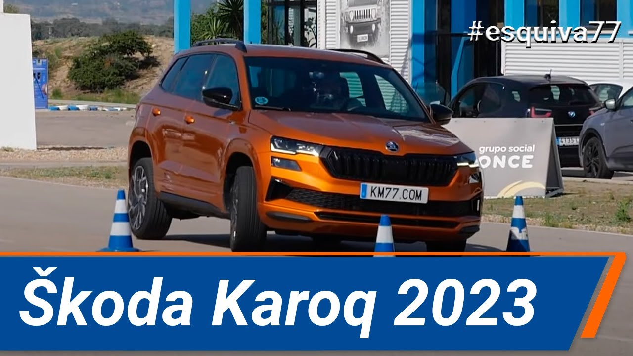 Škoda Karoq 2023 - Maniobra de esquiva (moose test) y eslalon | km77.com