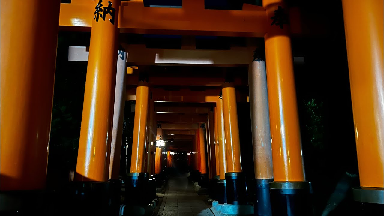 Exploring Fushimi Inari Shrine at Night - Is it Scary?
