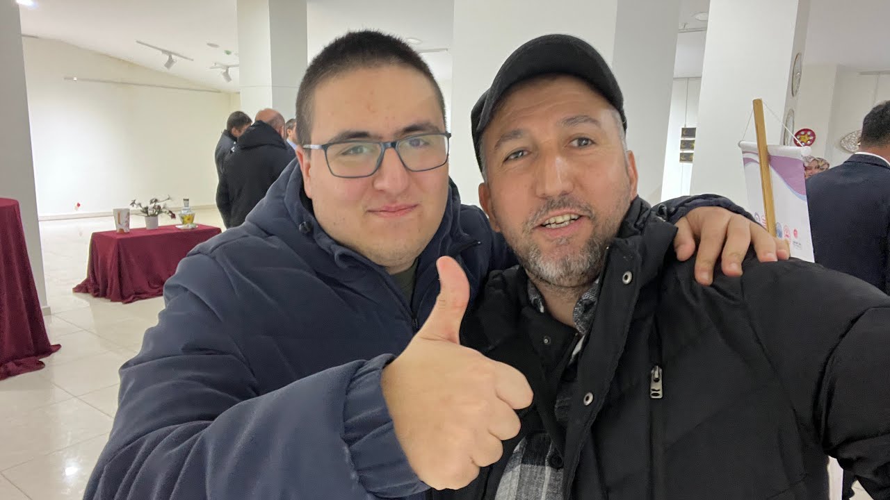 Taşköprü’de özel bireyli ailelerin hazırladığı geri dönüşüm temalı sergi açıldı.