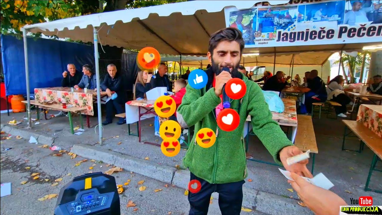 Mustafa svojom pjesmom rasturio na vašaru i otpjevao za