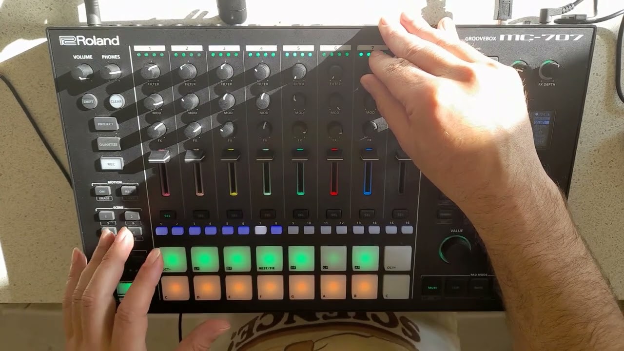 Roland MC 707 - first project, only internal synth sounds, MELODIC TECHNO