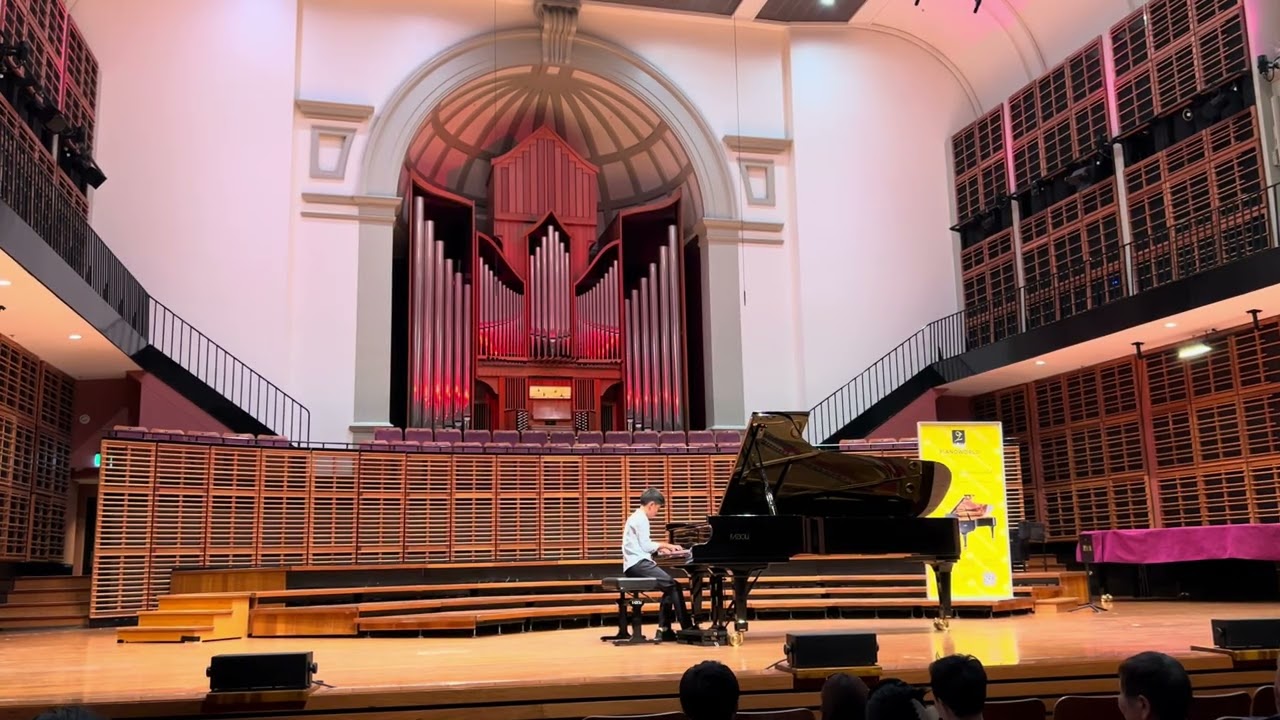 Luca (11) - Chopin Scherzo No.2 in Bb minor 