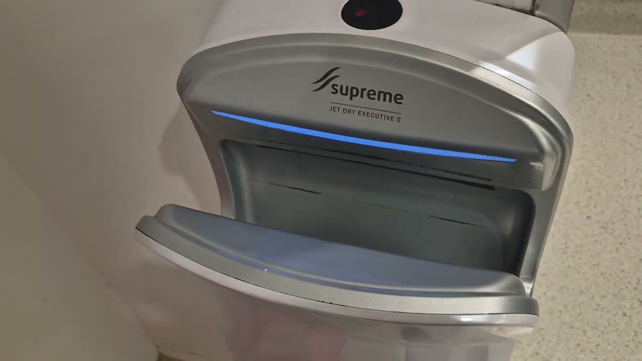 World Dryer VMax V2/Goodwind High Speed V2 Vertical | University Of Canterbury