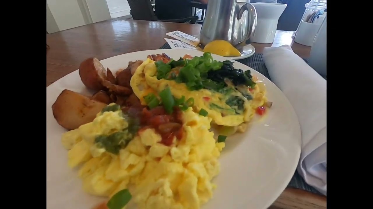 The Best Breakfast Brunch in Waikiki AND Oahu - Moana Surfrider (A Westin Resort)