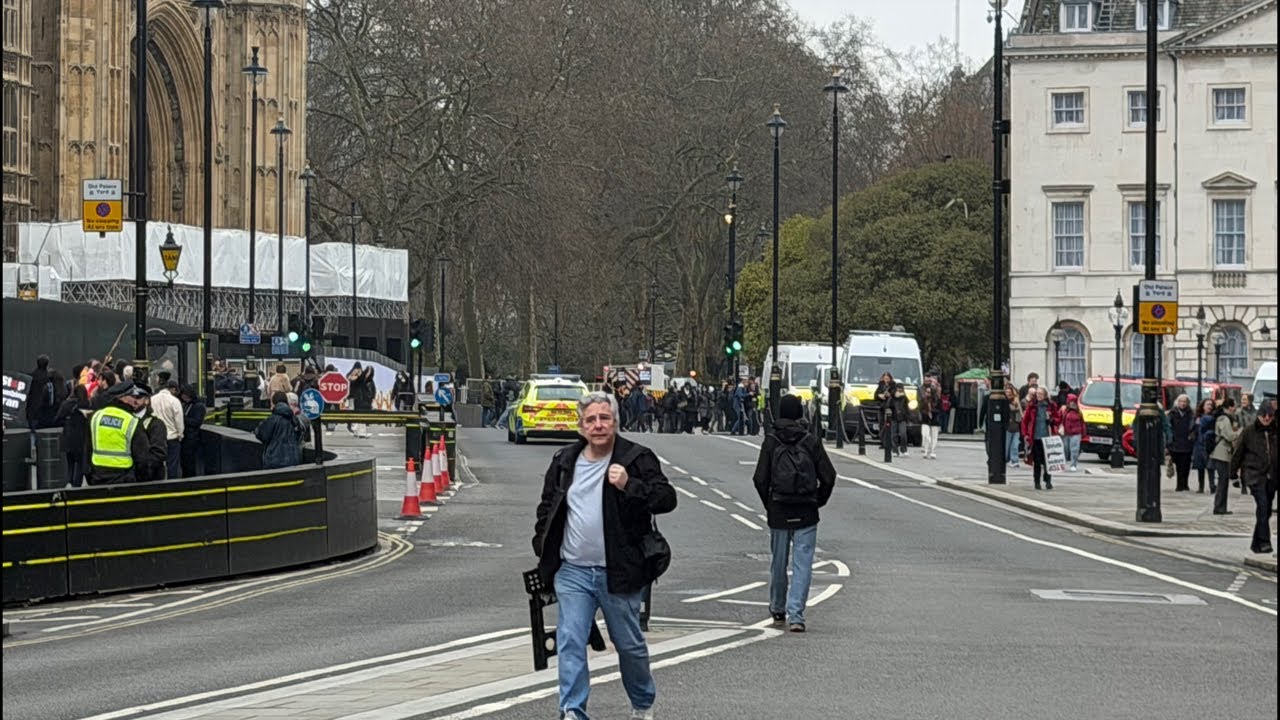LONDON LIVE: PROTEST FOR AND AGAINST IRAN (part2)