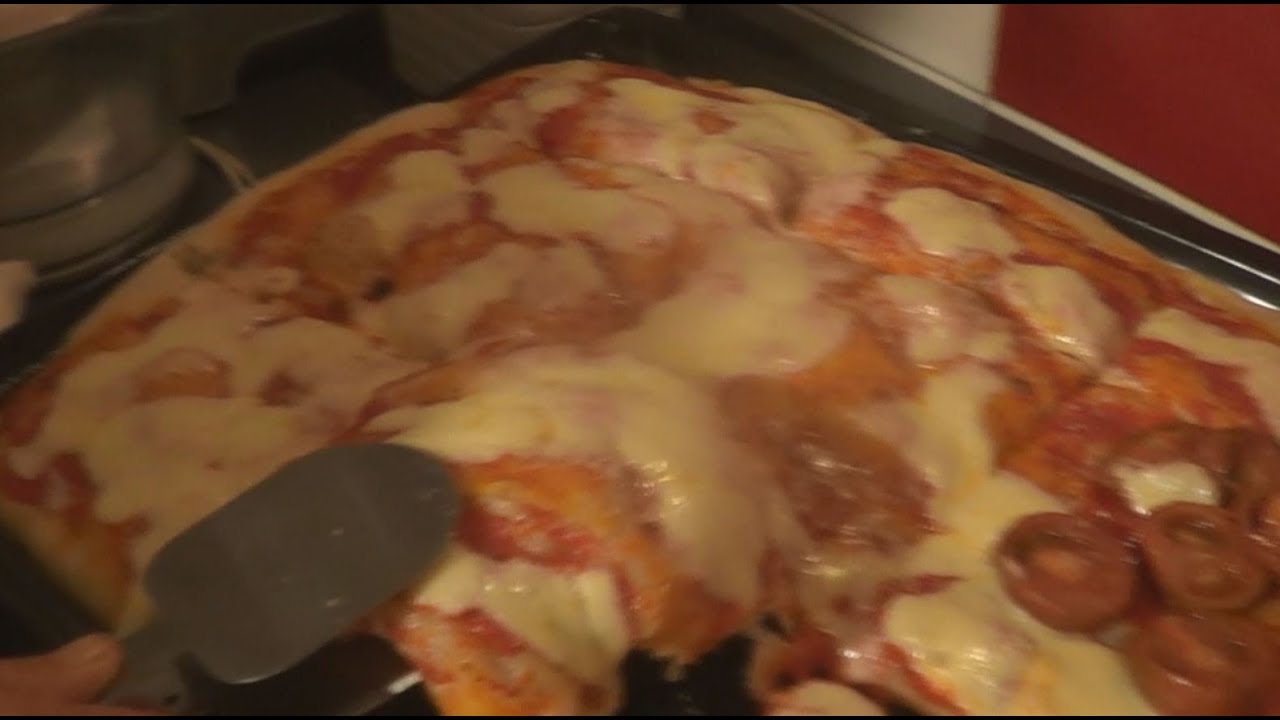 pizza e focaccia con macchina del pane fatte in casa