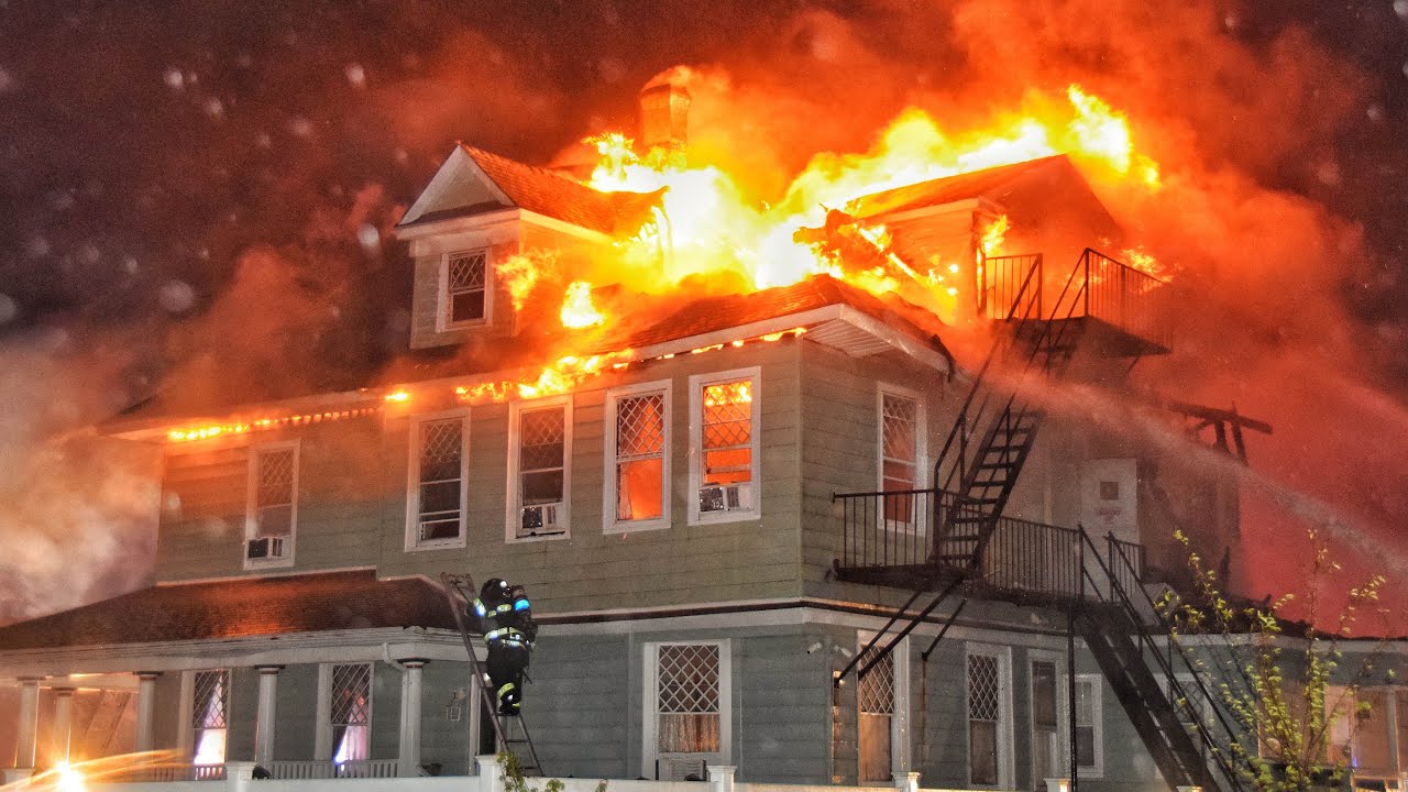 Heavy Fire Consumes A Large 3 Story Home In Point Pleasant Beach 2nd Alarm Fire Arnold Ave 4-28-23