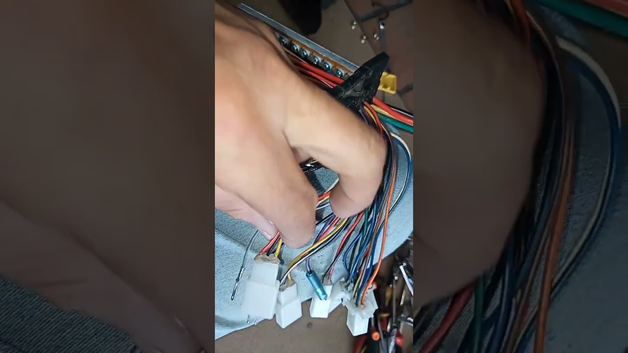 RoRoTEC como saber cuál es el cable del encendido de un controlador