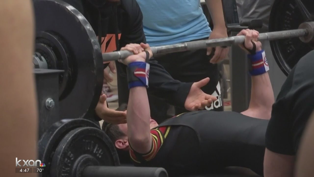 Texas students show off skills in state powerlifting championship